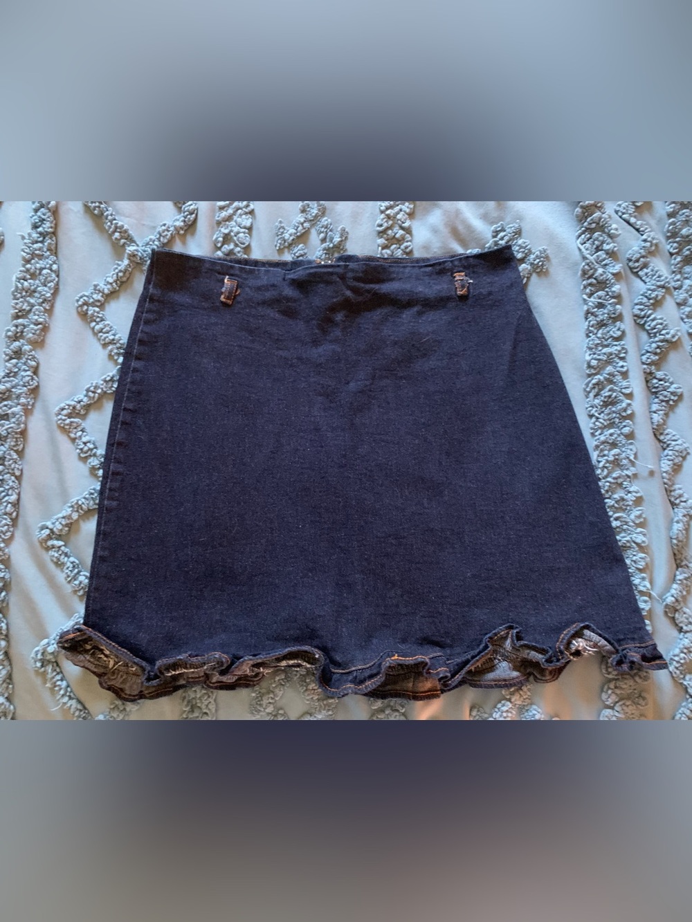 Y2K Dark Wash Stretch Denim High-Waisted Mini Skirt with Ruffled Hem